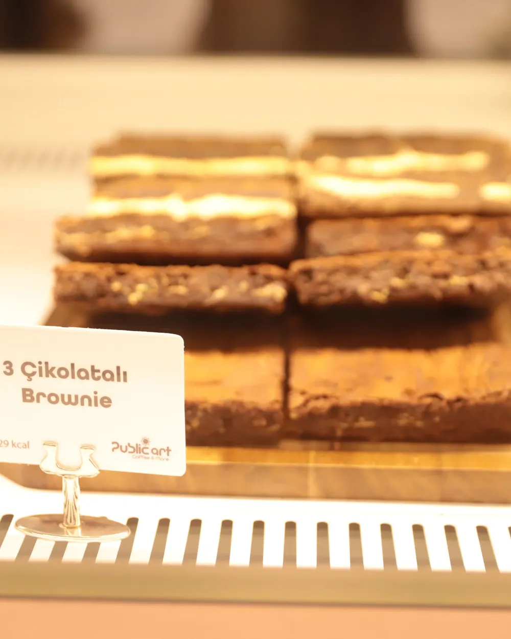 Üç Çikolatalı Brownie